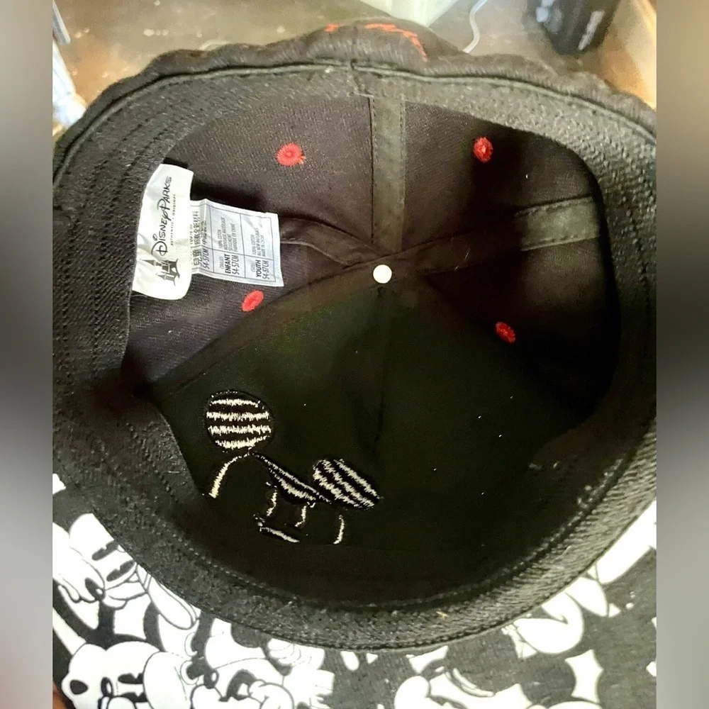 Disney Parks Mickey Mouse Baseball Trucker Cap Hat Black‎ Red White Youth Size